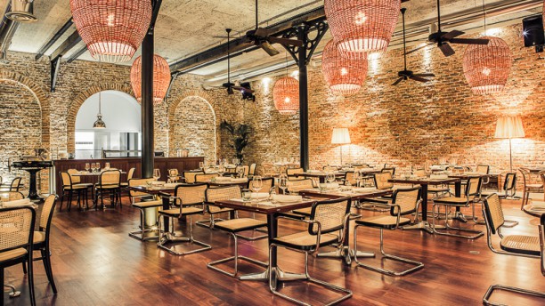 Flow restaurant & bar