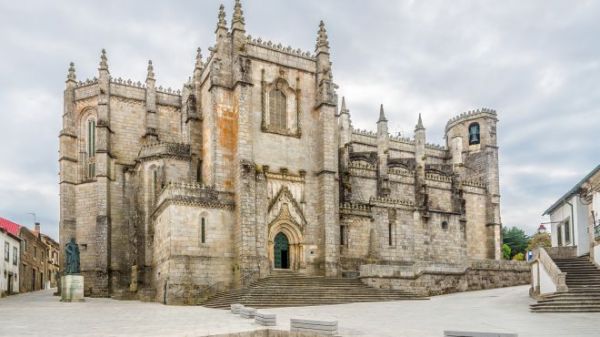Os 15 melhores pontos turisticos para conhecer e visitar em Monumentos na Guarda